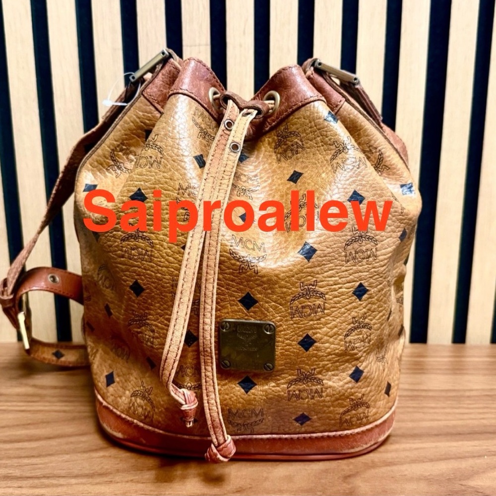 1/59 wins the LV bag! $25 Off $75! Must be used in that show! READ RULES! - Picture 7 of 16